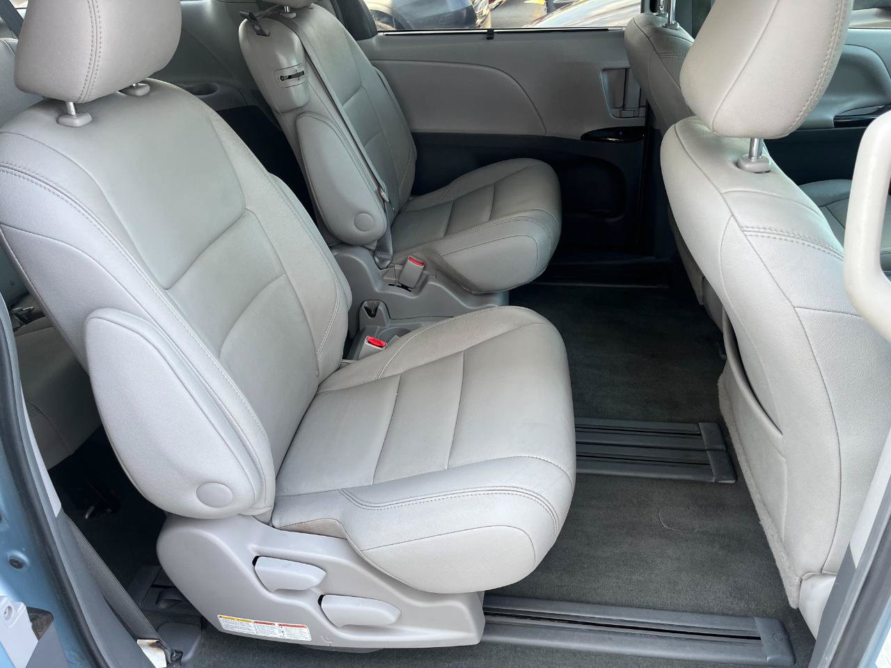 Used 2015 Toyota Sienna XLE w/ XLE Navigation Package FWD image 20