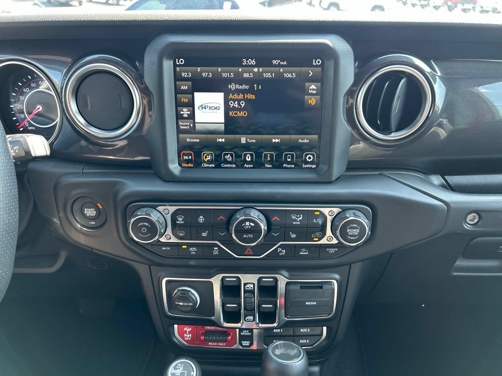 Used 2021 Jeep Wrangler Unlimited Rubicon w/ Trailer Tow Package AWD/4WD image 28