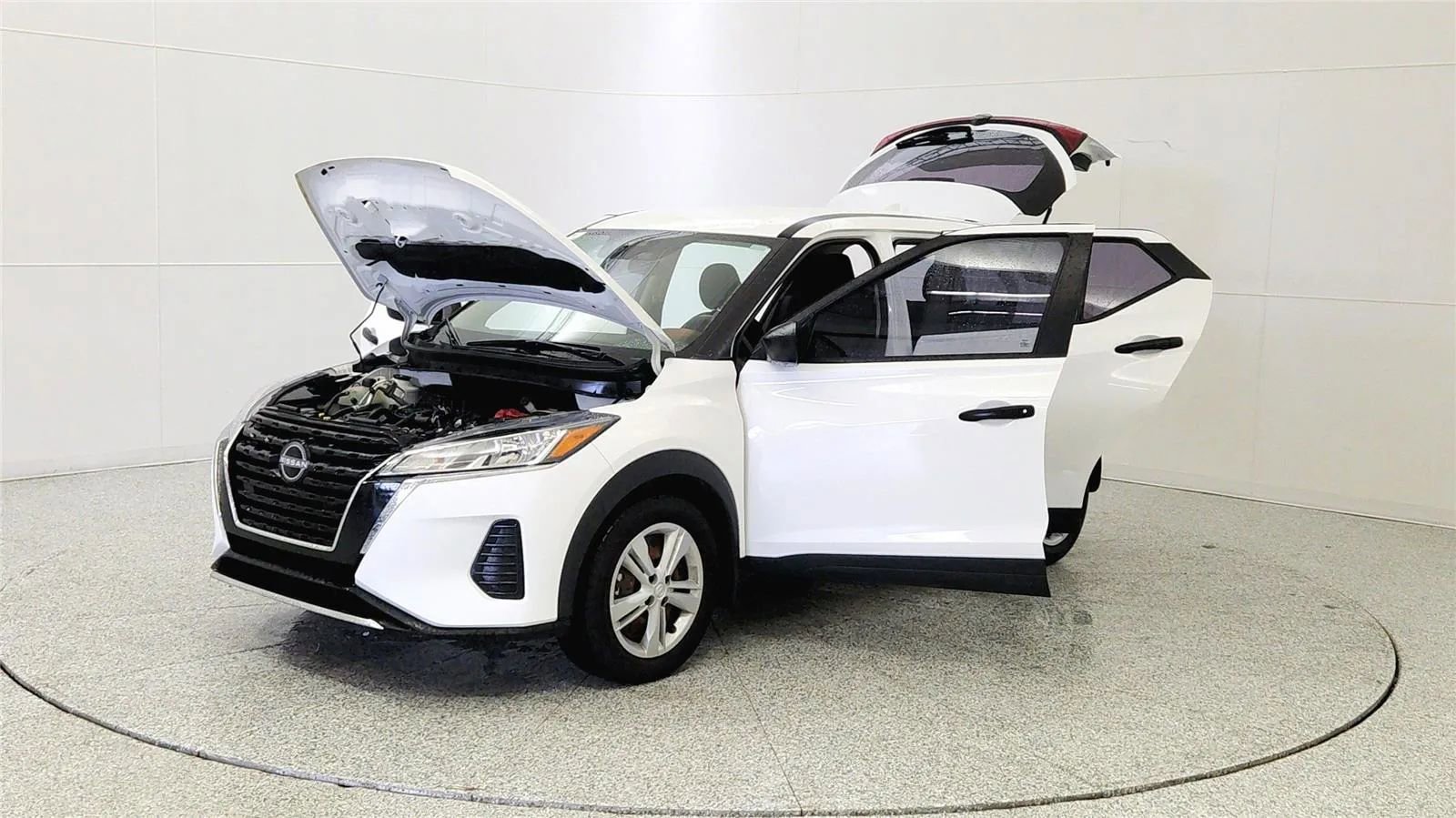 Used 2023 Nissan Kicks S FWD image 10