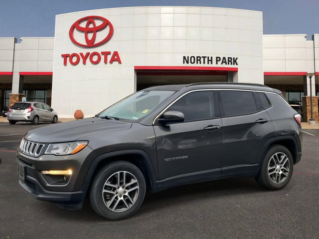 Used 2020 Jeep Compass Latitude FWD image 1