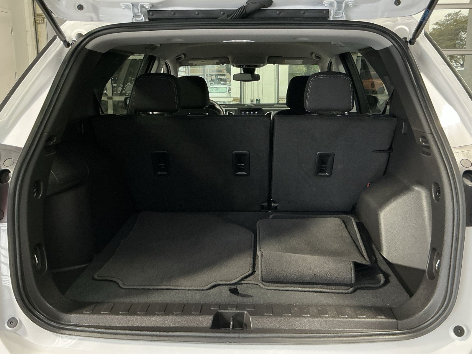 Used 2024 Chevrolet Equinox LS w/ LS Convenience Package FWD image 25