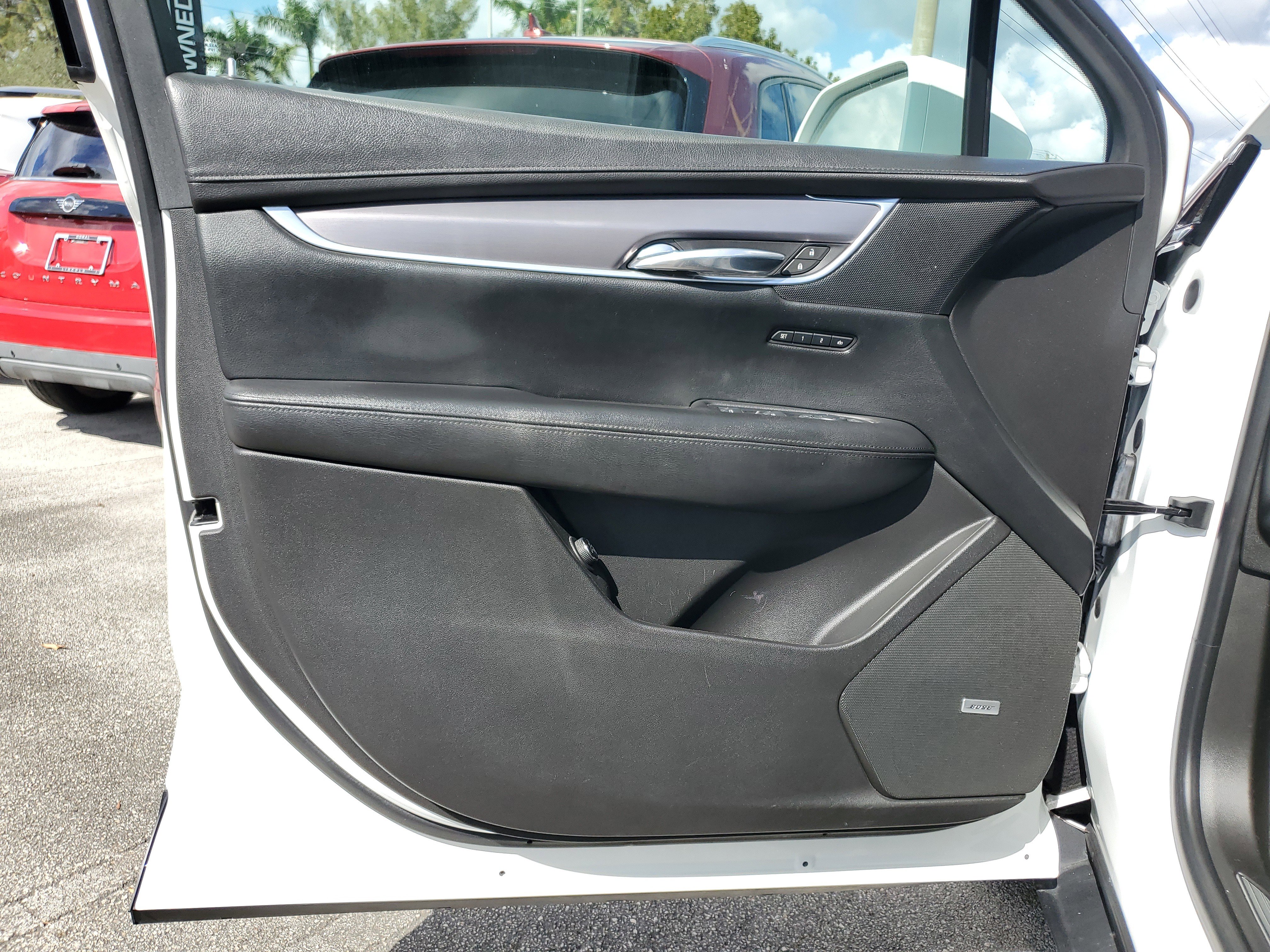 Used 2017 Cadillac XT5 Premium Luxury w/ LPO, Wheel Lock Package image 16