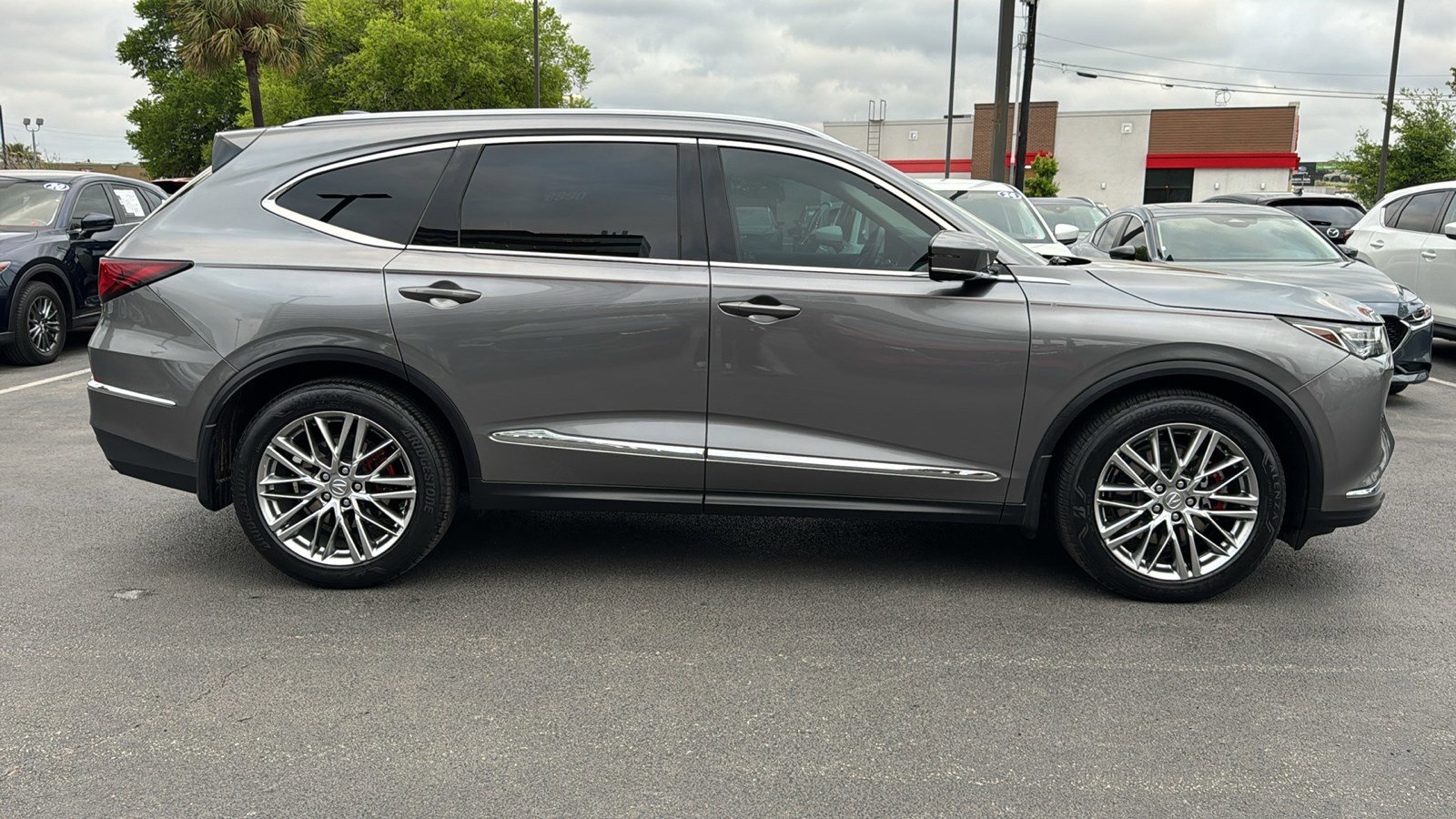 Used 2023 Acura MDX SH-AWD w/ Advance Package image 8