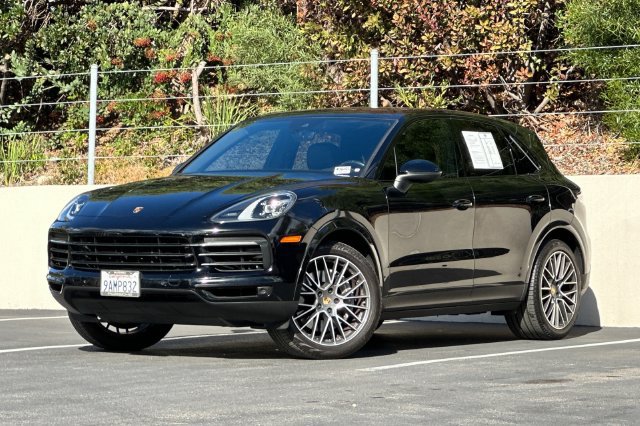 Used 2022 Porsche Cayenne AWD/4WD image 1
