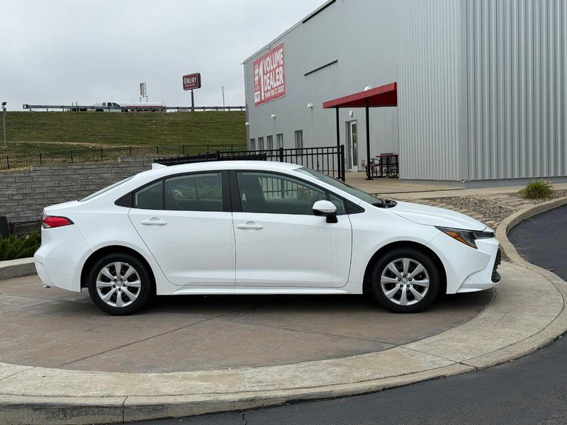 Certified 2025 Toyota Corolla LE image 2