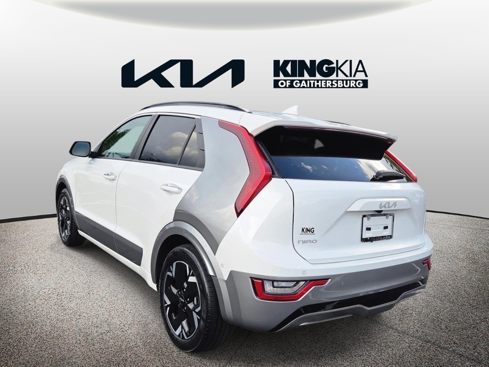Certified 2023 Kia Niro Wave w/ Wave Preserve Package FWD image 6