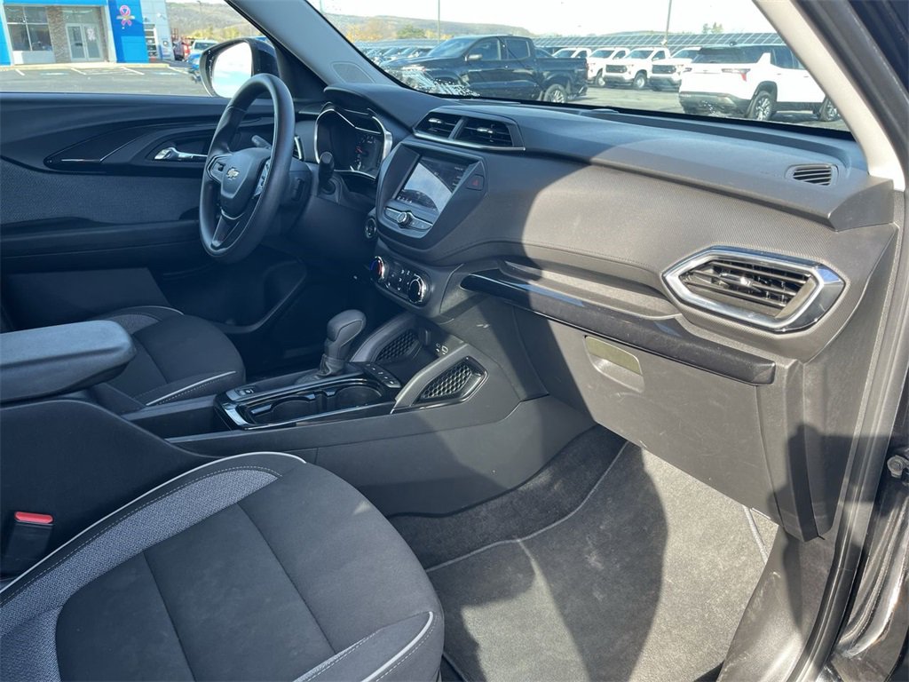 Certified 2022 Chevrolet TrailBlazer LT w/ Driver Confidence Package image 26