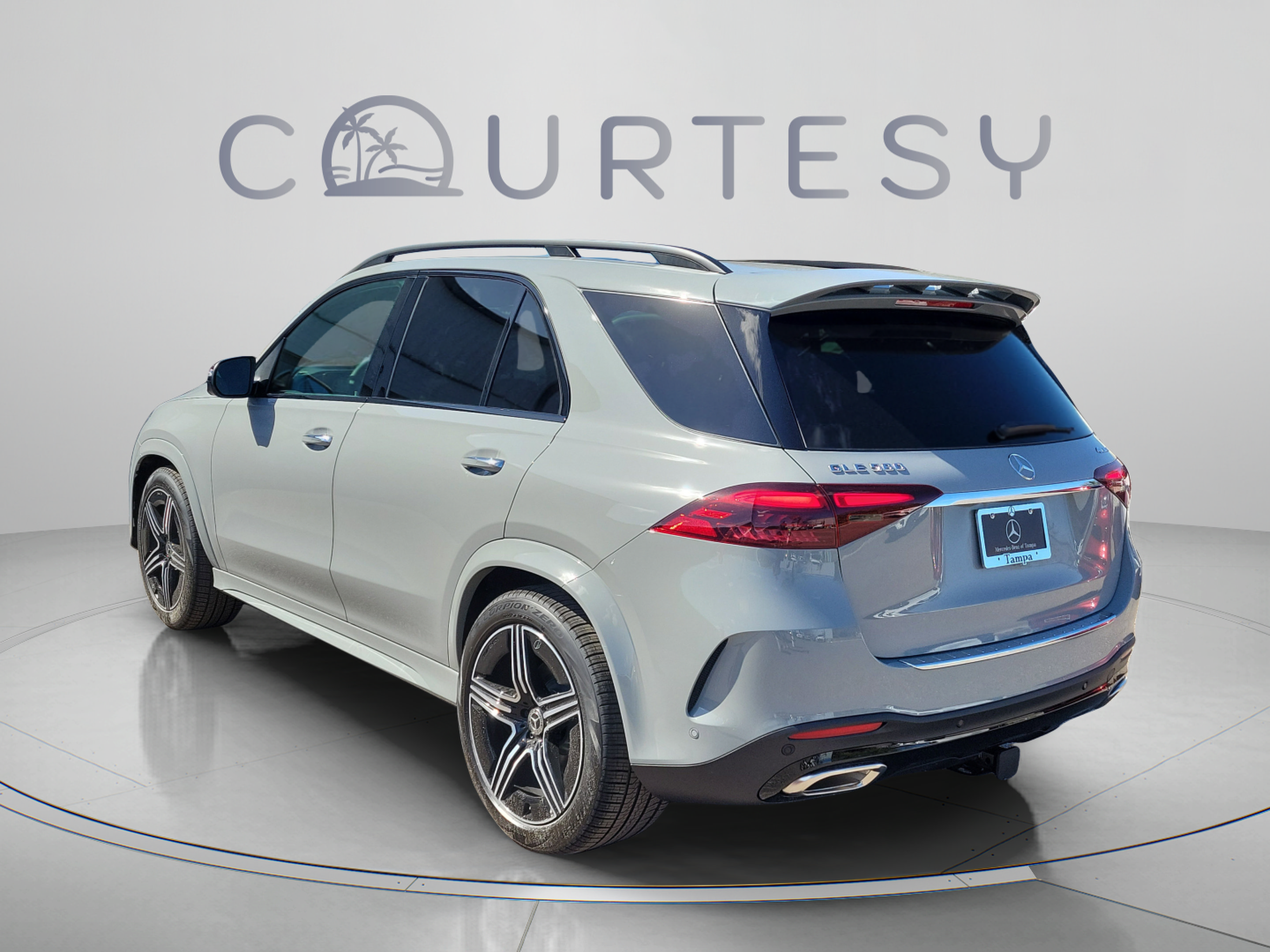 New 2026 Mercedes-Benz GLE 580 4MATIC image 3