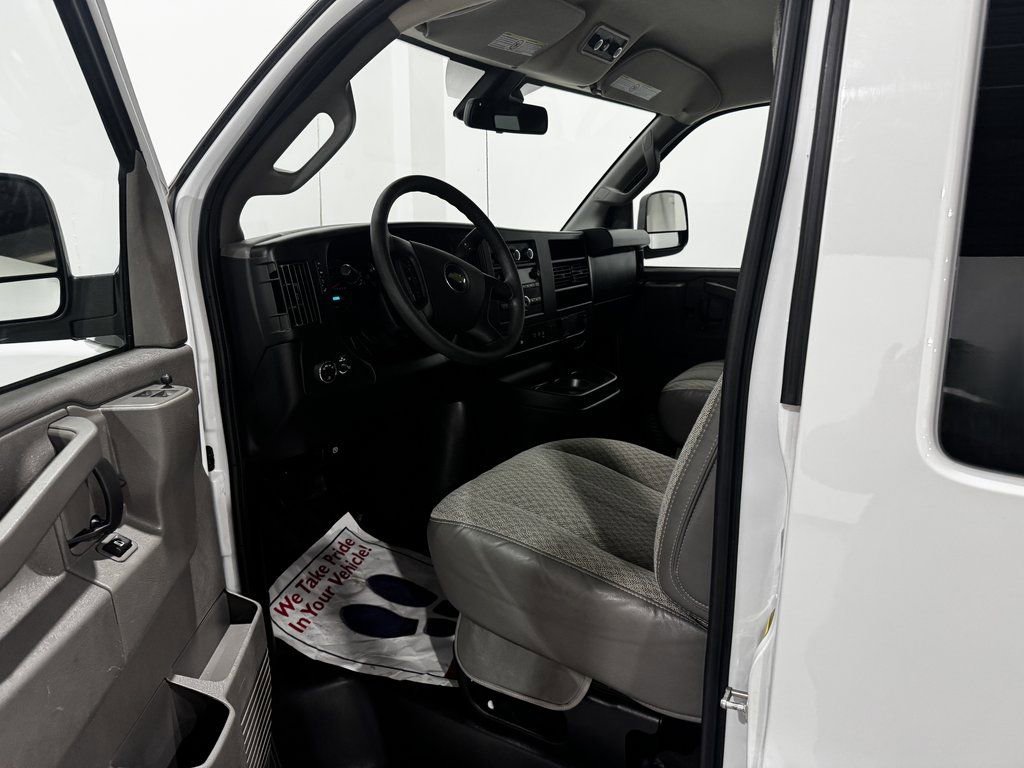 Used 2023 Chevrolet Express 3500 LT w/ LT Preferred Equipment Group RWD image 12