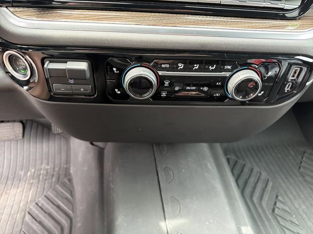 Used 2025 Chevrolet Silverado 1500 RST AWD/4WD image 23