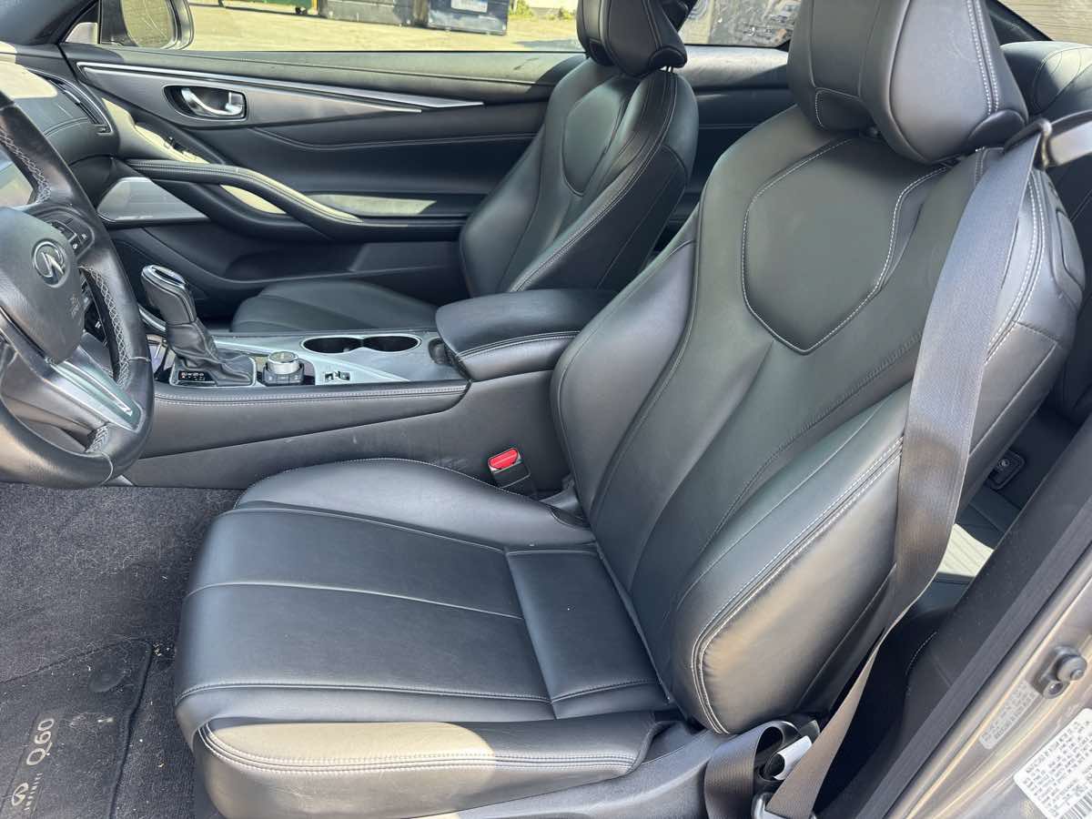 Used 2020 INFINITI Q60 3.0t Luxe RWD image 14