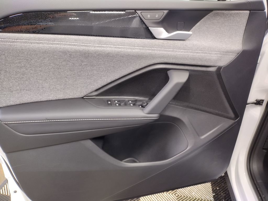 New 2025 Volkswagen Tiguan S image 17