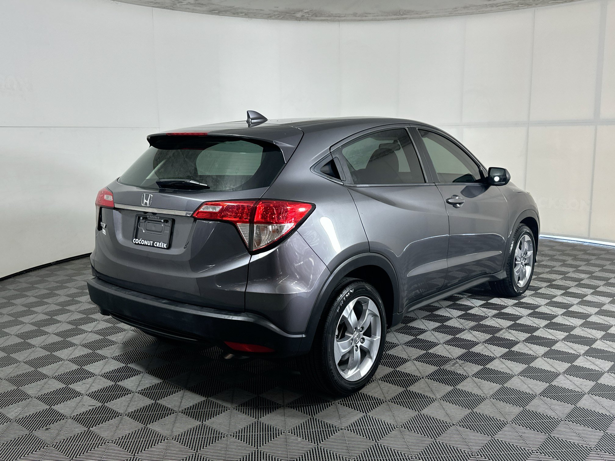 Used 2021 Honda HR-V LX image 3