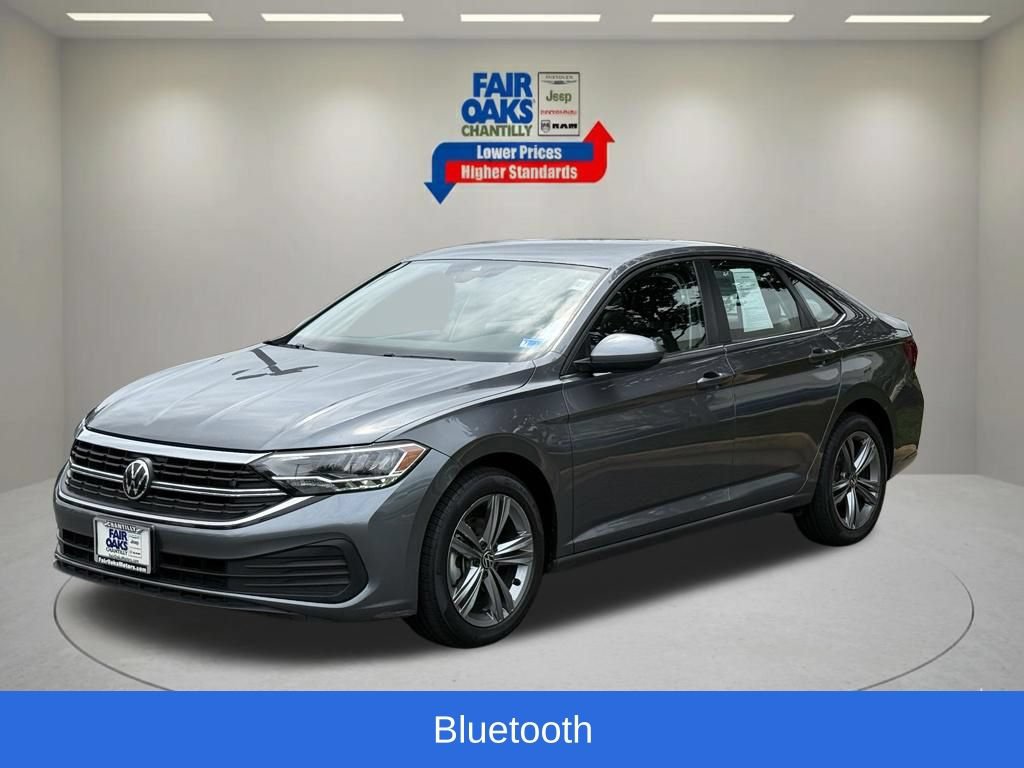 Used 2024 Volkswagen Jetta SE FWD image 4