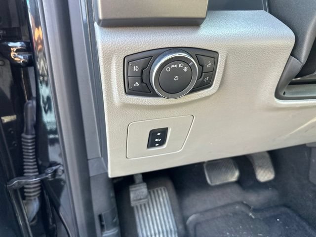 Used 2015 Ford F150 XLT w/ Equipment Group 302A Luxury AWD/4WD image 38