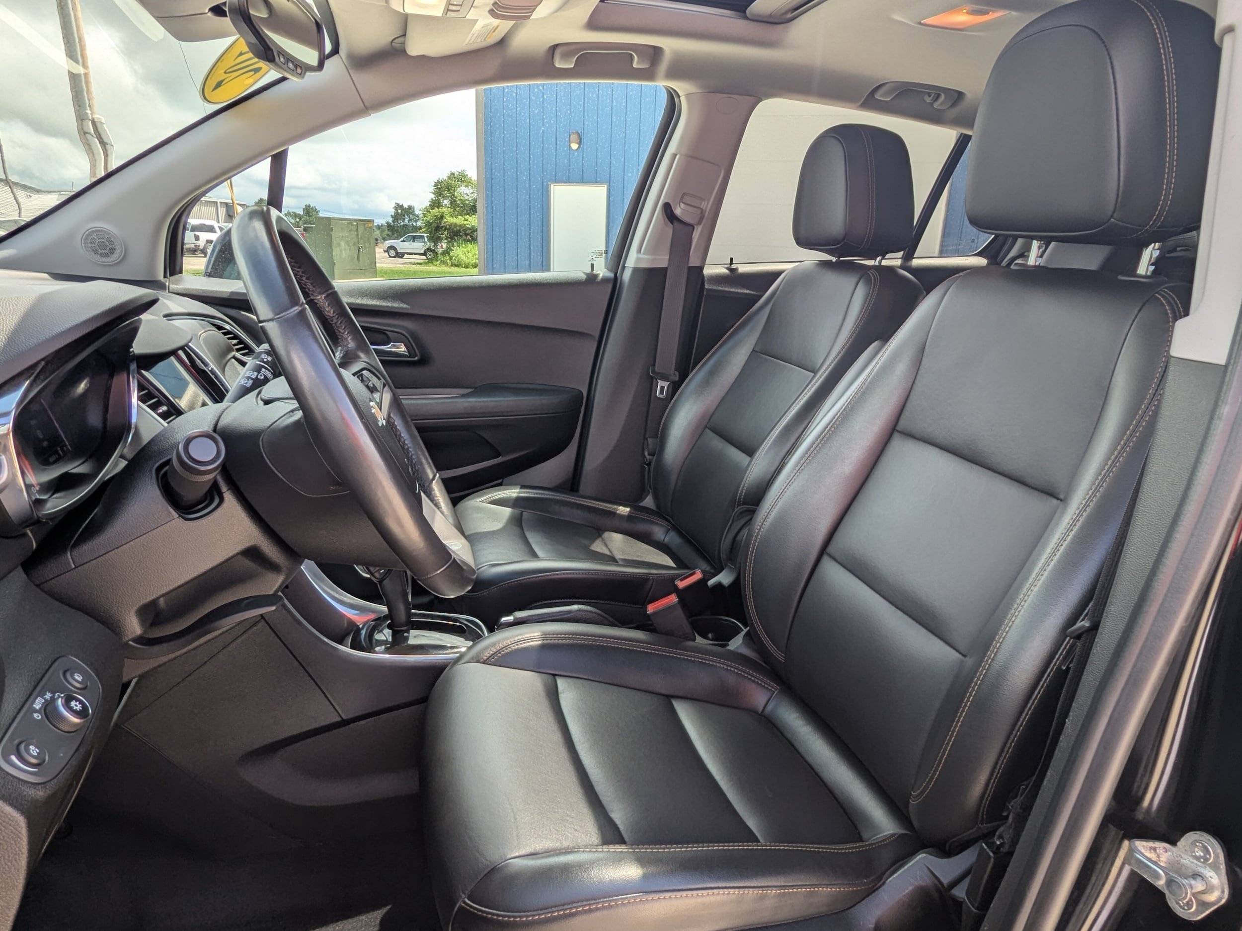 Used 2019 Chevrolet Trax Premier w/ LPO, Protection Package AWD/4WD image 9