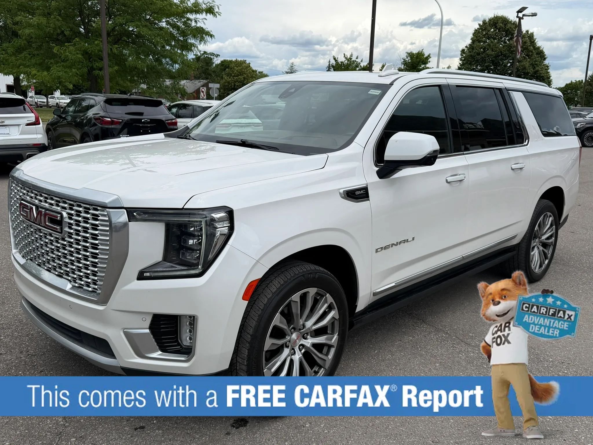 Used 2021 GMC Yukon XL Denali w/ Denali Premium Package AWD/4WD image 1