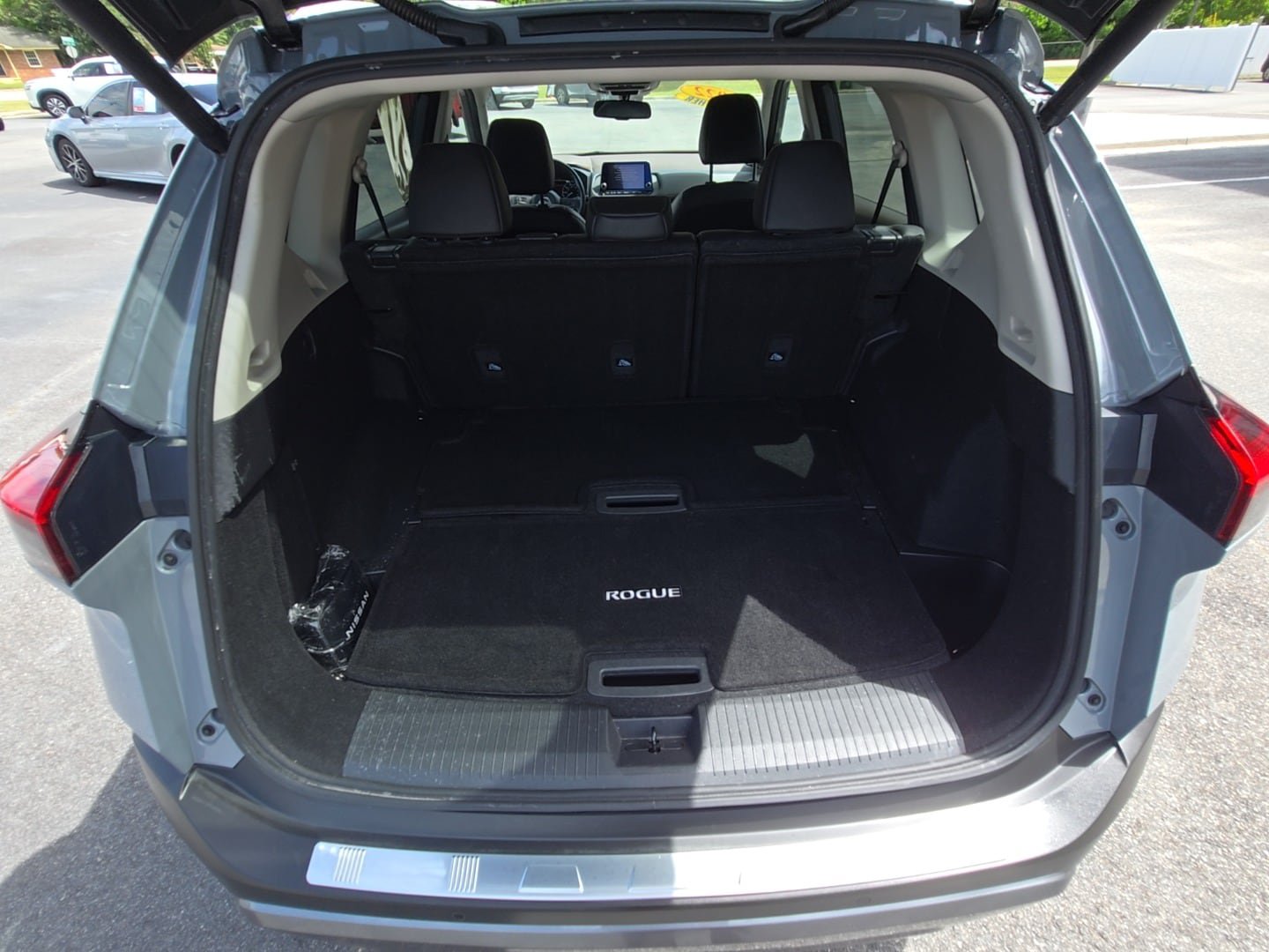 Used 2022 Nissan Rogue SL FWD image 8