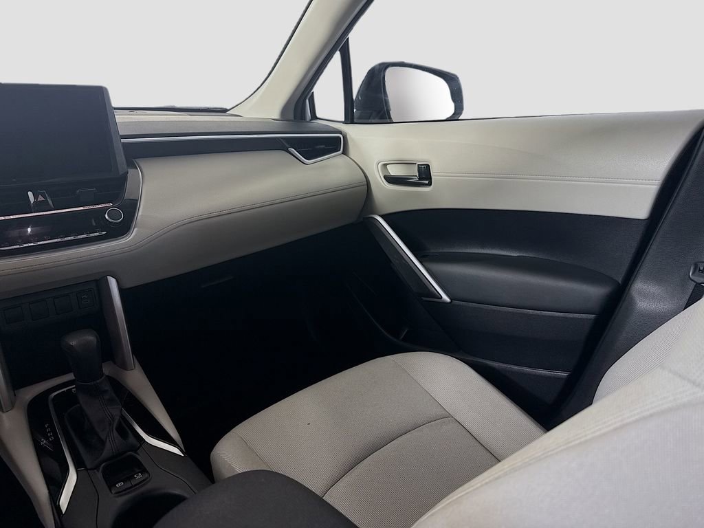 Certified 2025 Toyota Corolla Cross L image 15