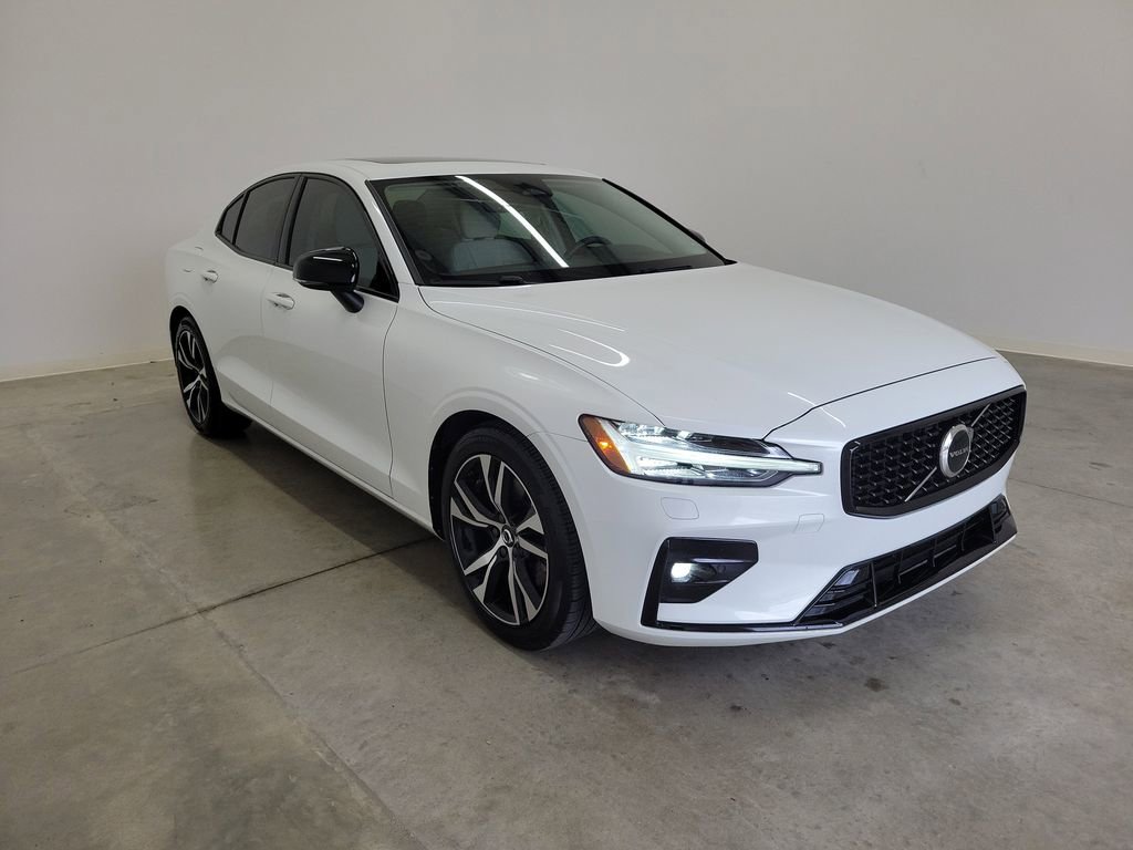 Used 2025 Volvo S60 B5 Core AWD/4WD image 4