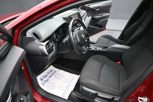 Used 2018 Toyota C-HR XLE FWD image 17