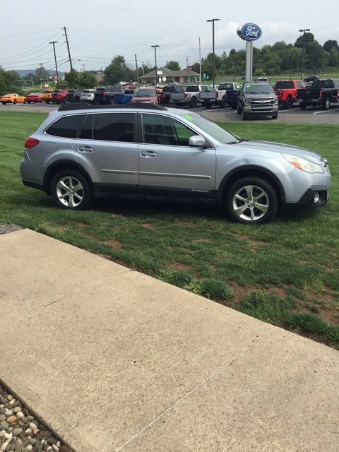 Used 2014 Subaru Outback 2.5i Limited w/ Moonroof Package AWD/4WD image 4