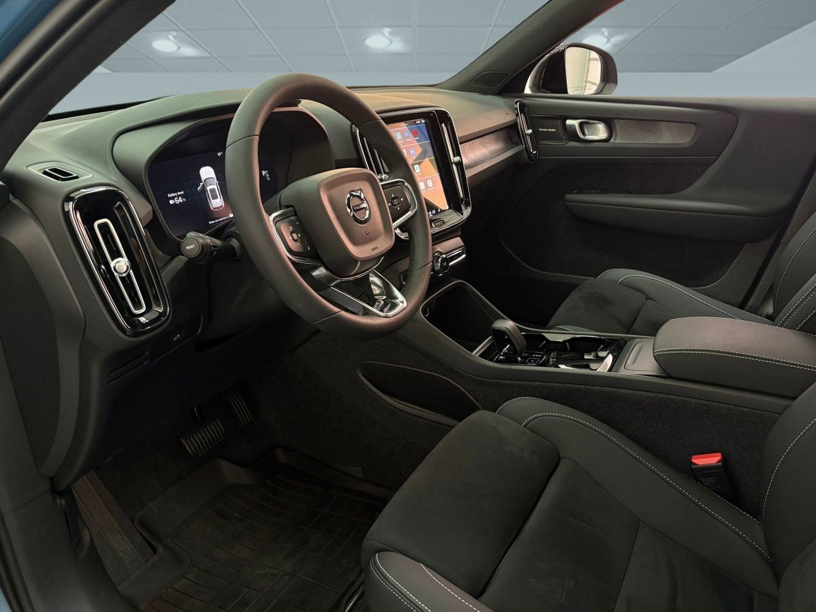 Used 2024 Volvo XC40 Recharge Ultimate w/ Protection Package Premier image 4