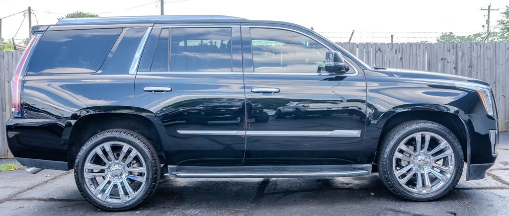 Used 2016 Cadillac Escalade Luxury image 6