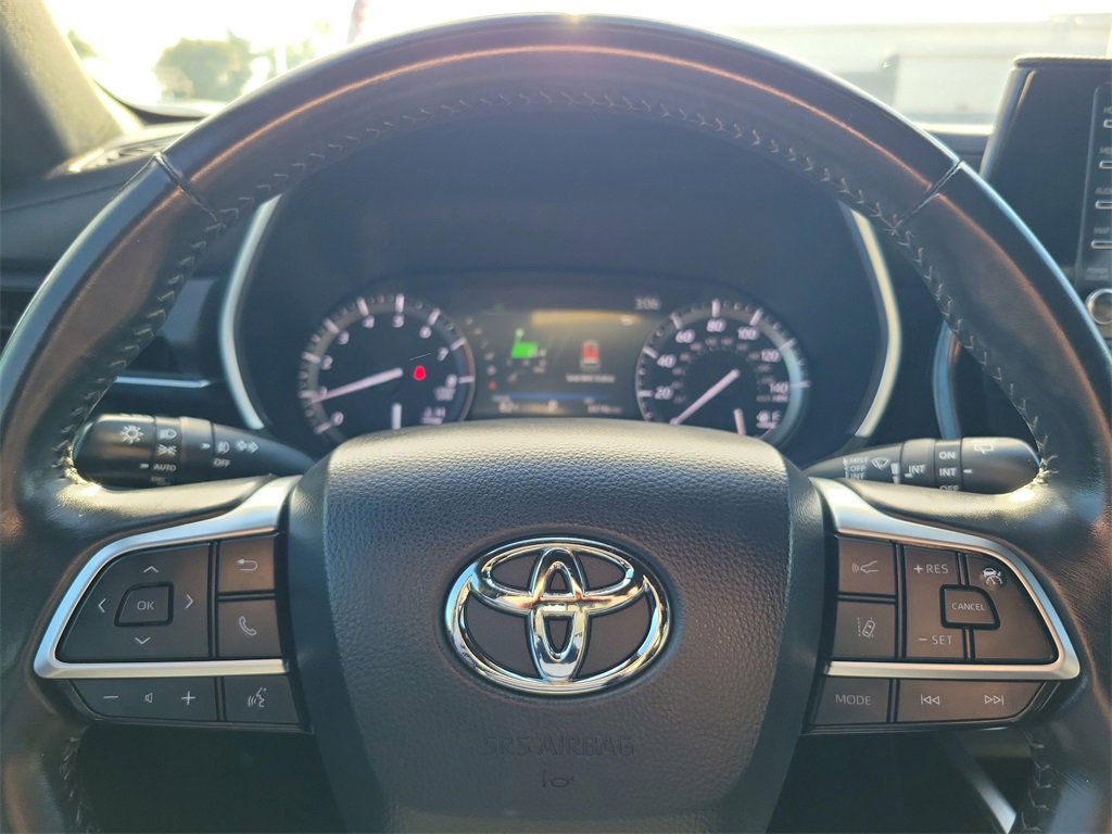 Used 2021 Toyota Highlander XSE image 25