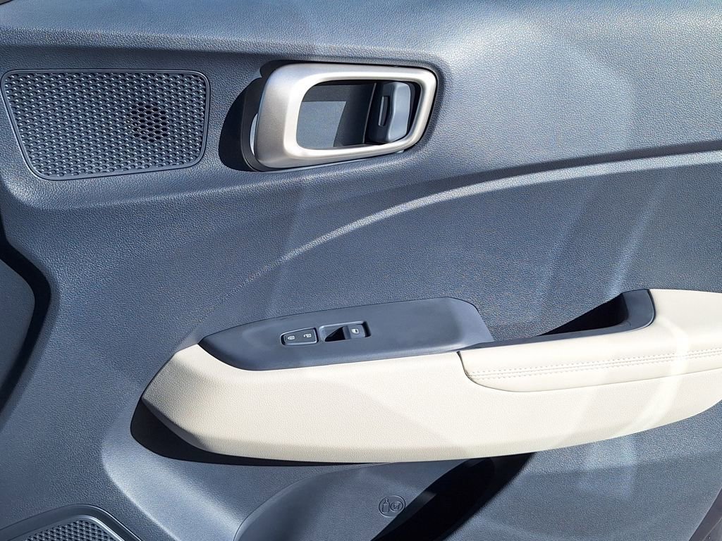 New 2025 Hyundai Venue Limited image 25