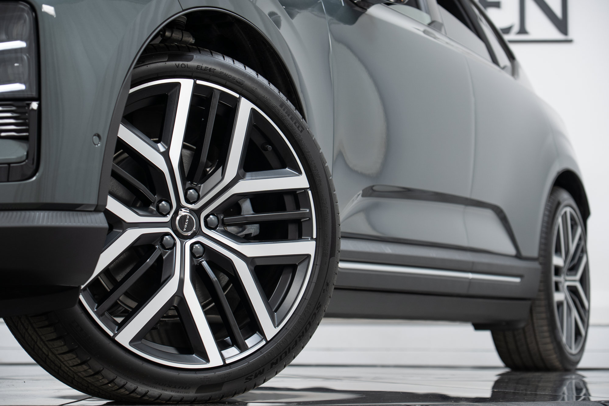 New 2027 Volvo EX60 Ultra AWD/4WD image 33