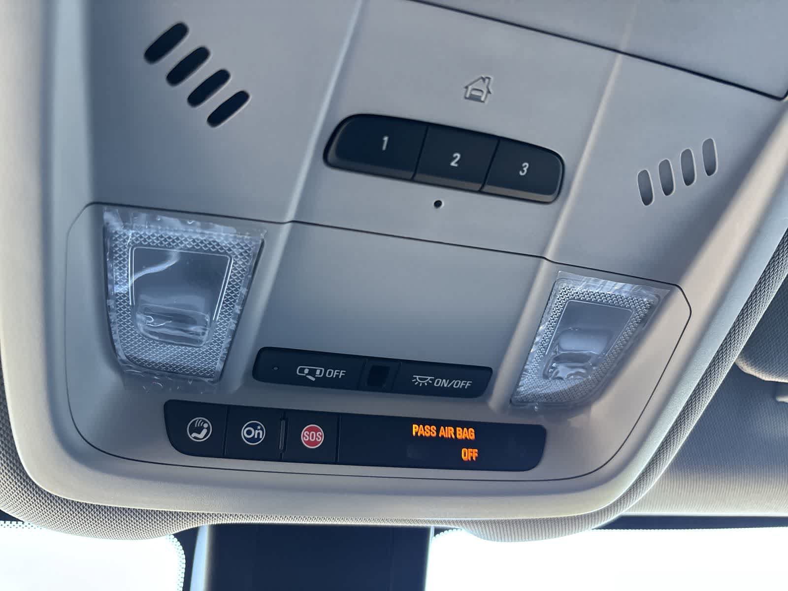 Used 2018 Chevrolet Equinox Premier FWD image 26