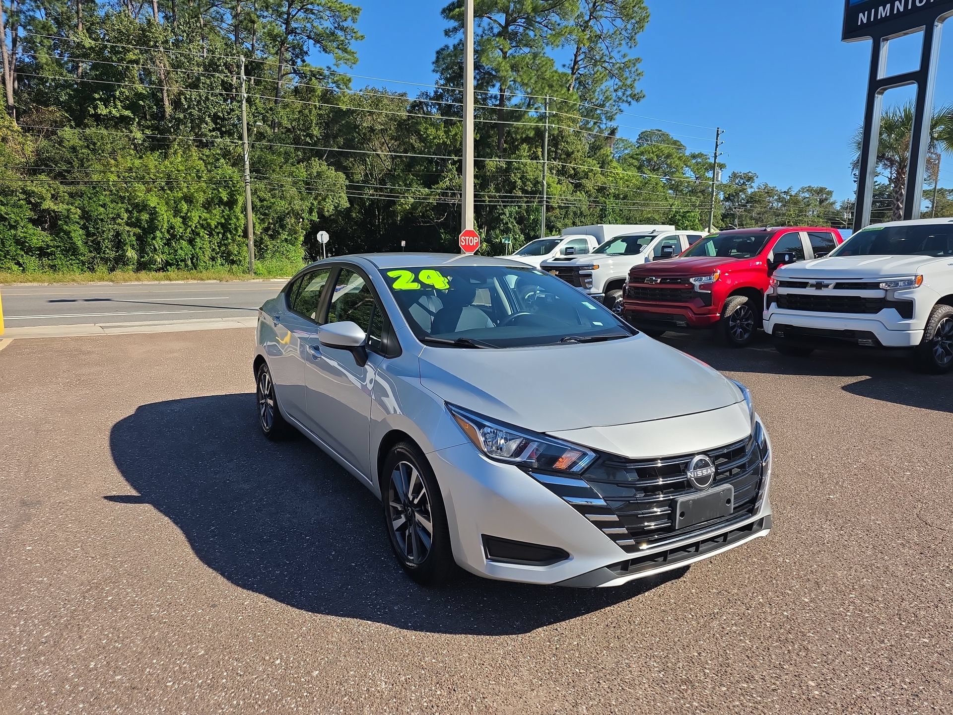 Used 2024 Nissan Versa SV FWD image 10