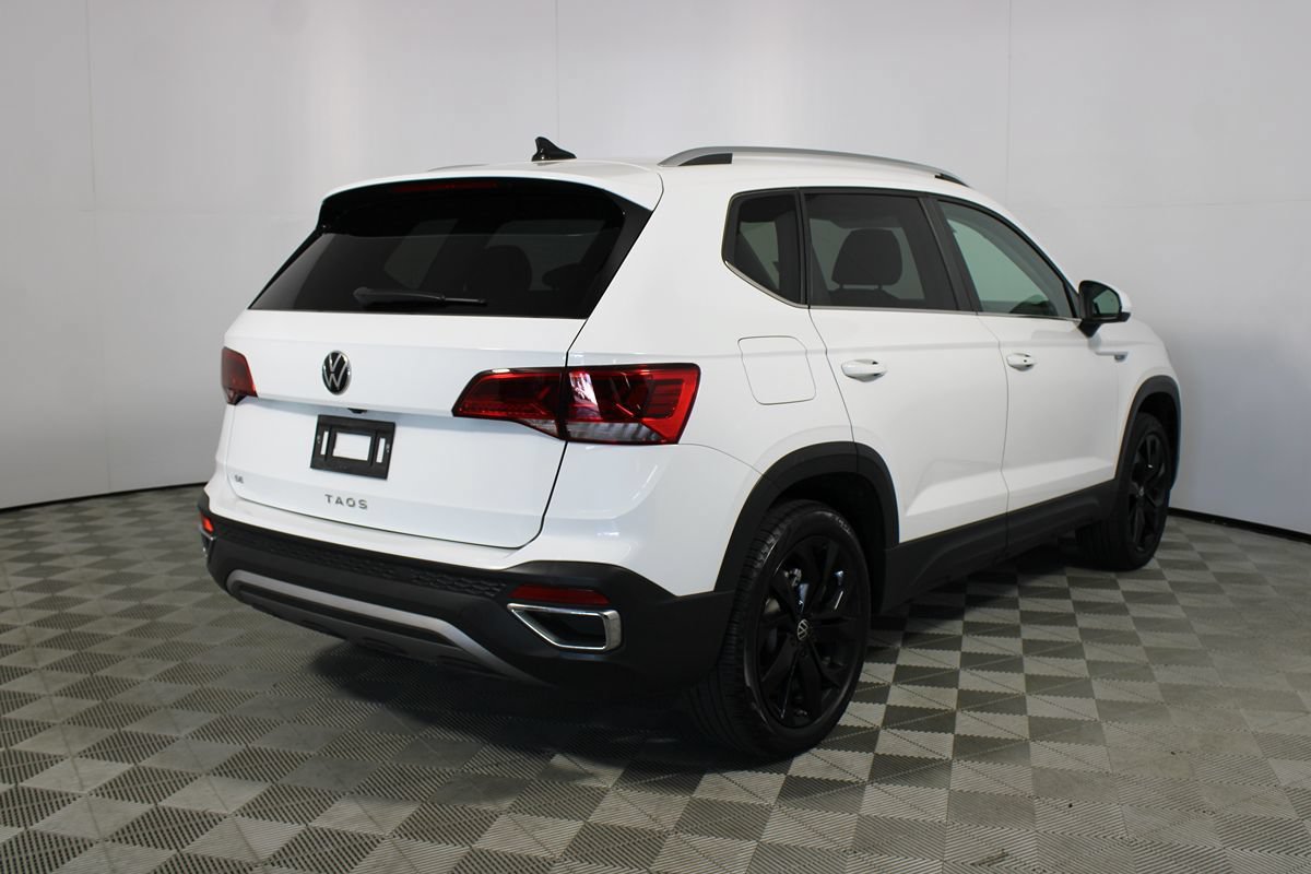 Used 2022 Volkswagen Taos SE FWD image 6