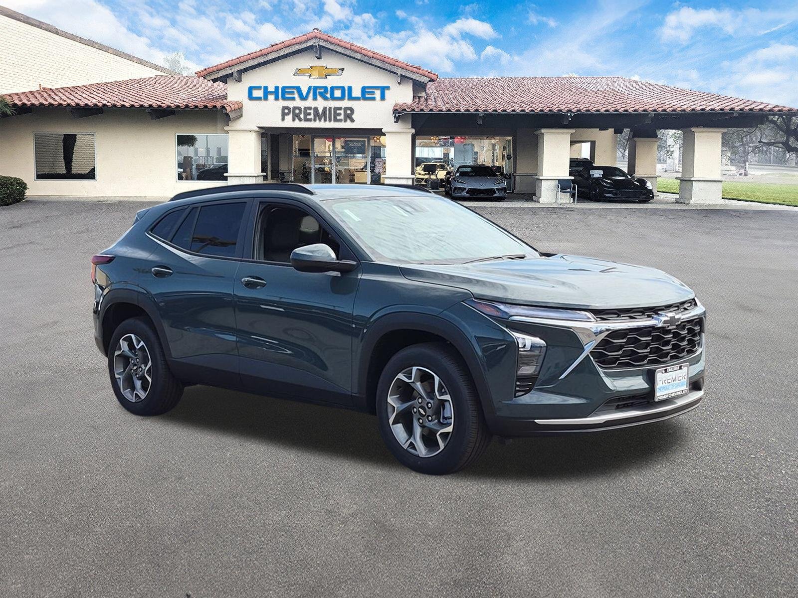 New 2026 Chevrolet Trax LT w/ Driver Confidence Package FWD image 2