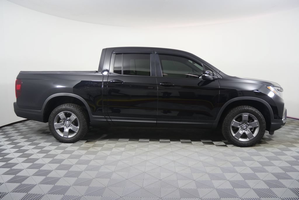 Used 2025 Honda Ridgeline TrailSport image 2
