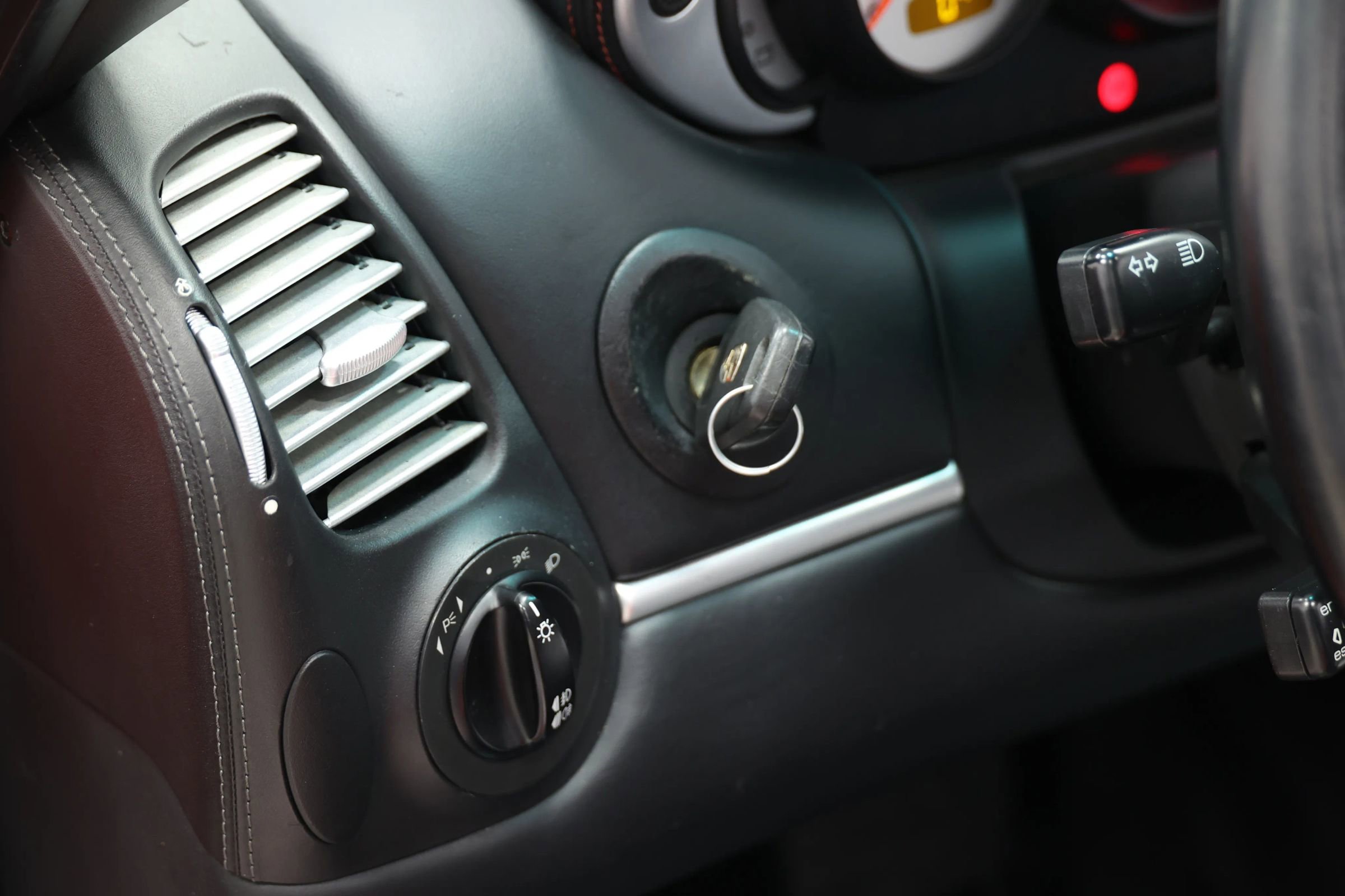 Used 2005 Porsche 911 Turbo image 22