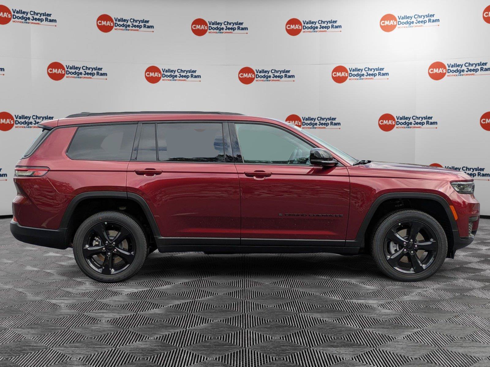 New 2025 Jeep Grand Cherokee L Altitude AWD/4WD image 4
