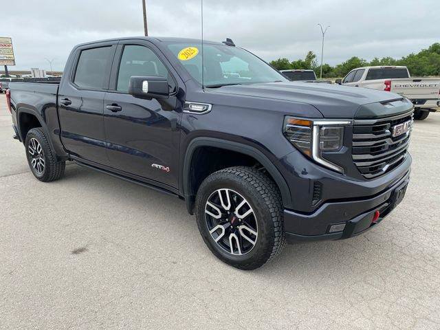 Used 2025 GMC Sierra 1500 AT4 w/ Technology Package AWD/4WD image 8