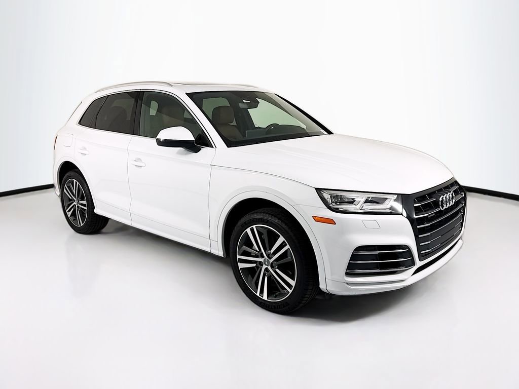 Used 2020 Audi Q5 e Premium Plus w/ Premium Plus Package AWD/4WD image 3