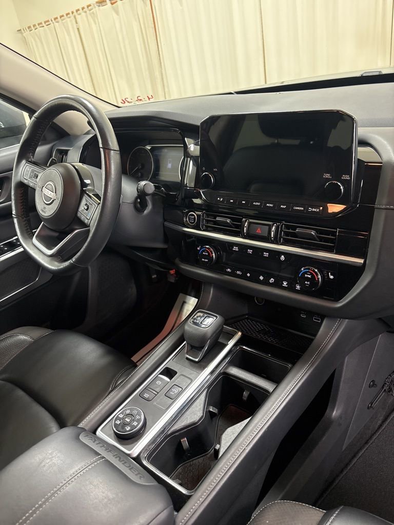 Used 2023 Nissan Pathfinder SL w/ Cargo Package AWD/4WD image 27