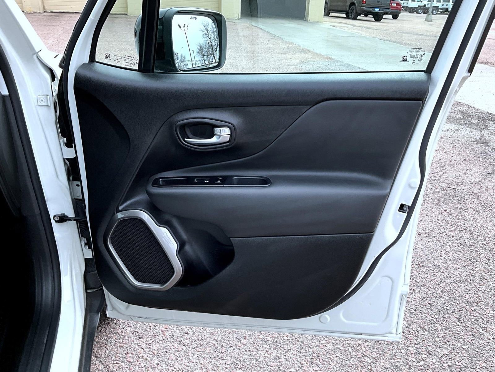 Used 2022 Jeep Renegade Limited AWD/4WD image 17