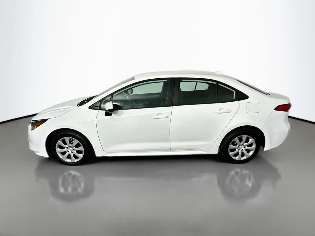 Used 2023 Toyota Corolla LE FWD image 4