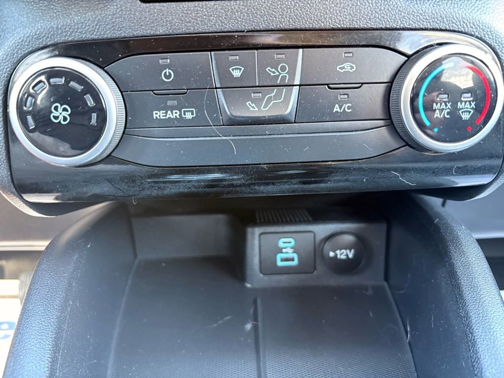 Used 2022 Ford Escape SE image 19