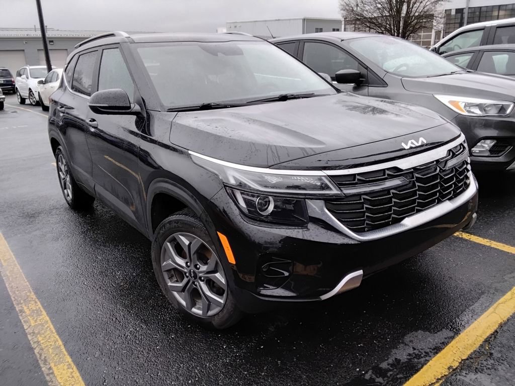 Used 2024 Kia Seltos S image 3