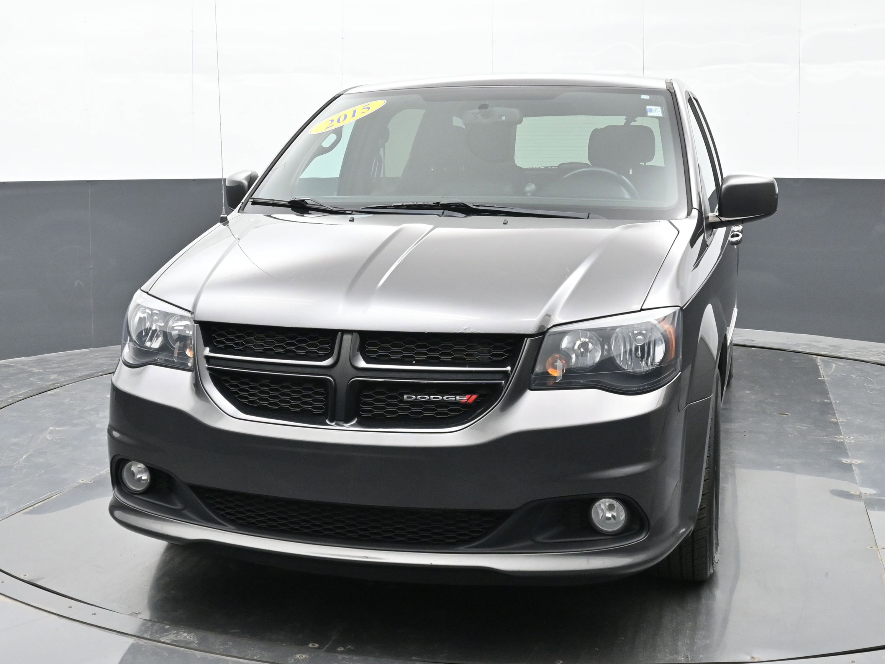 Used 2015 Dodge Grand Caravan SXT w/ Blacktop Package image 3