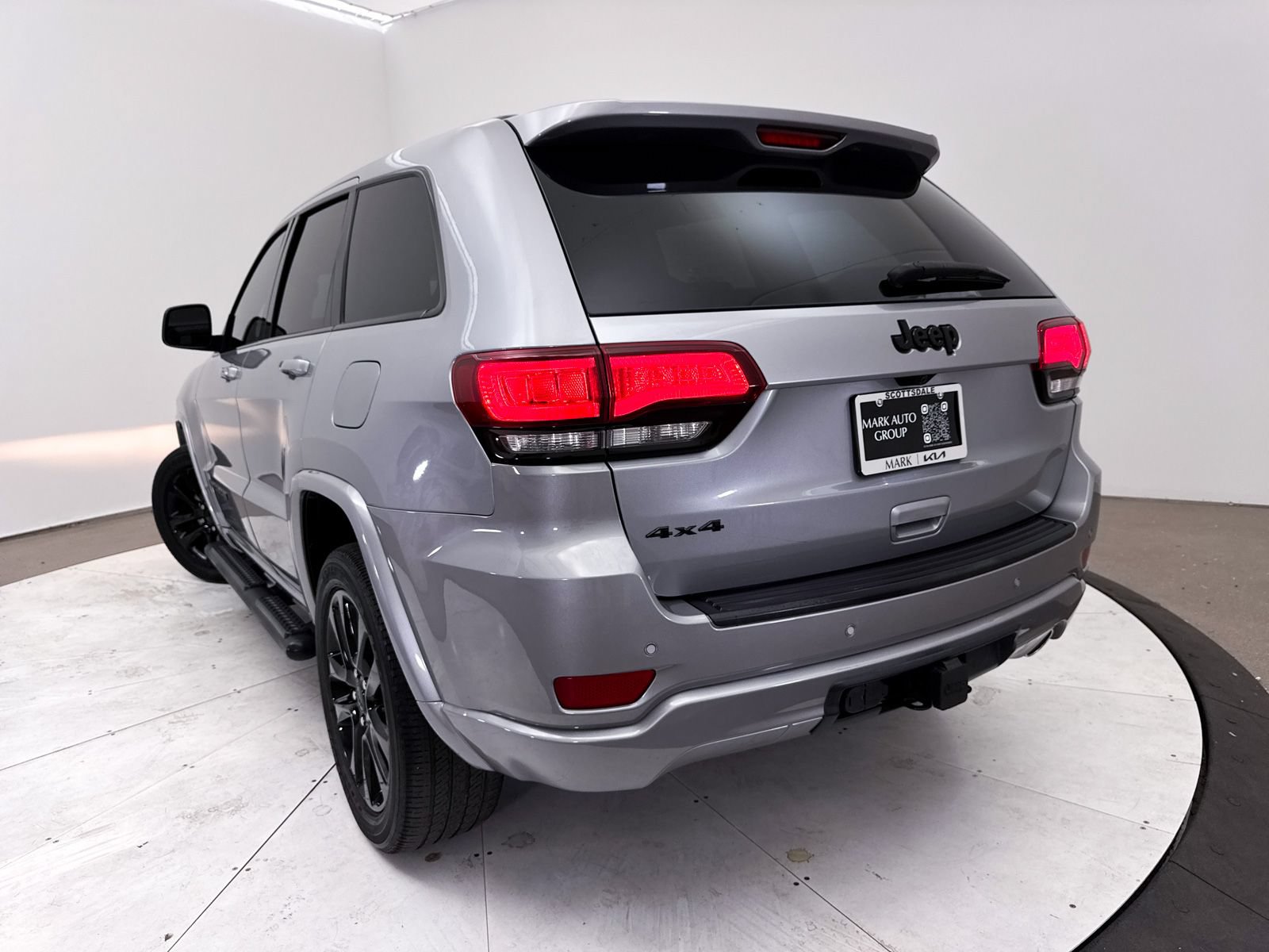 Used 2021 Jeep Grand Cherokee Laredo X AWD/4WD image 7