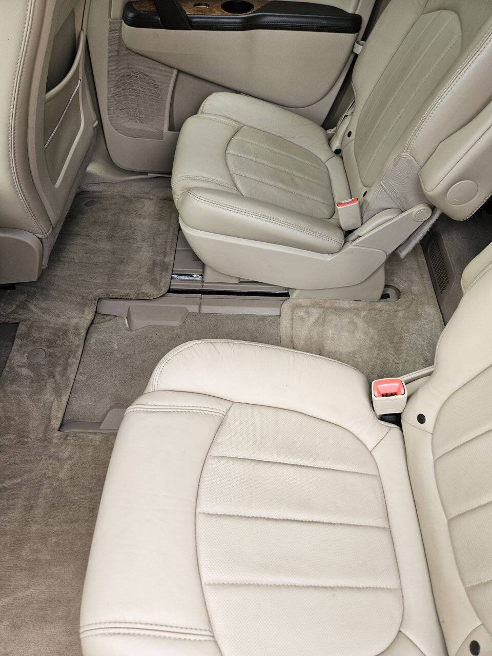 Used 2008 Buick Enclave CXL w/ Entertainment Package #1 AWD/4WD image 8