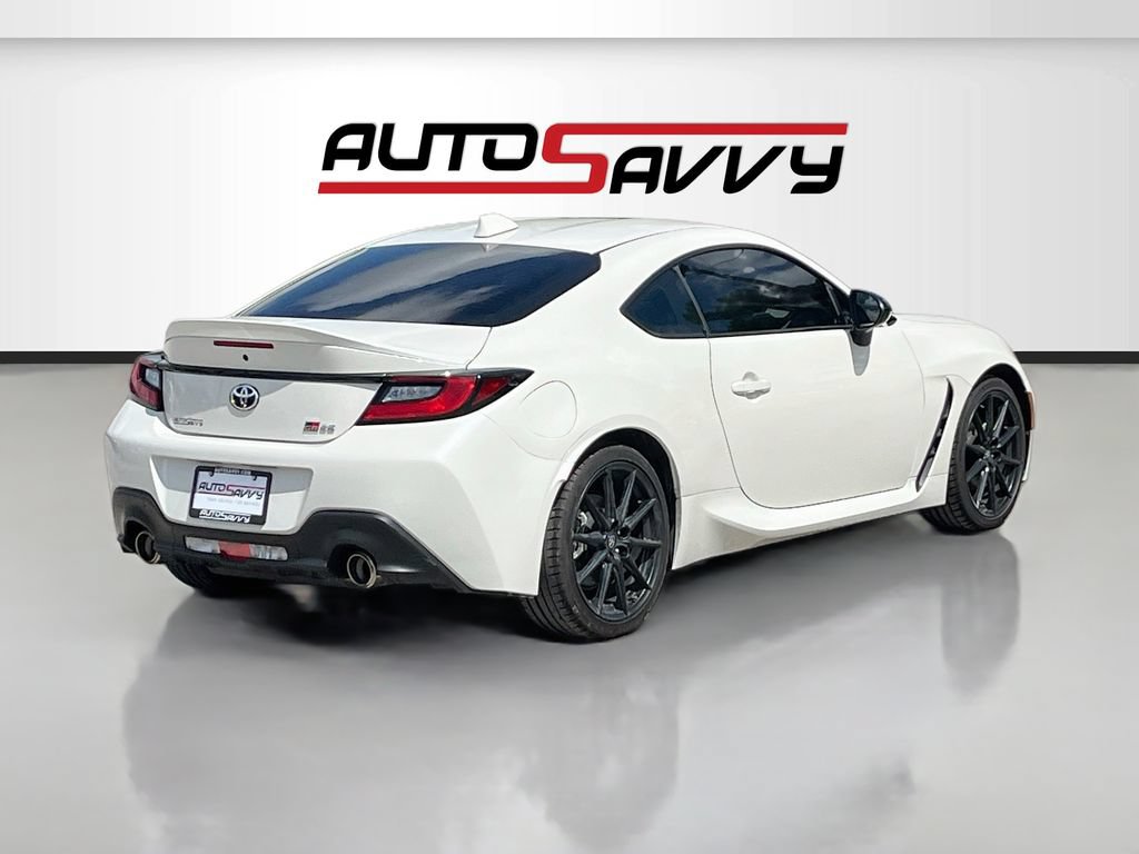 Used 2024 Toyota GR86 Premium RWD image 7