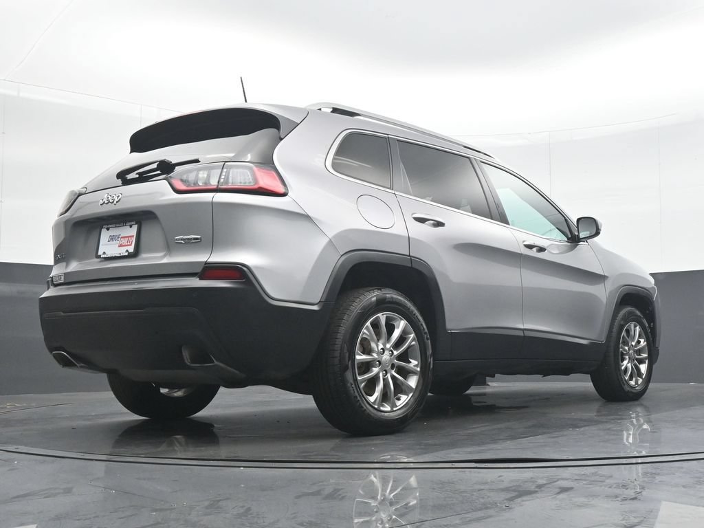 Used 2019 Jeep Cherokee Latitude Plus AWD/4WD image 30